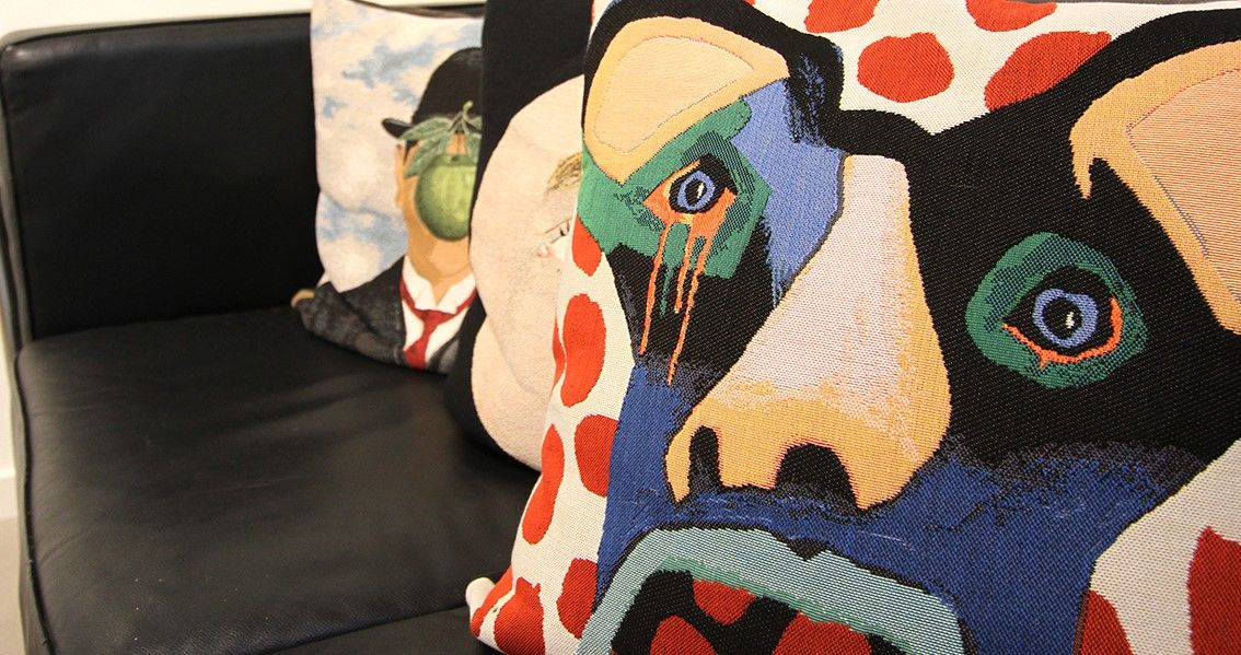 Kunstneriske motiver til l&aelig;nestole, sofaer eller pynt 