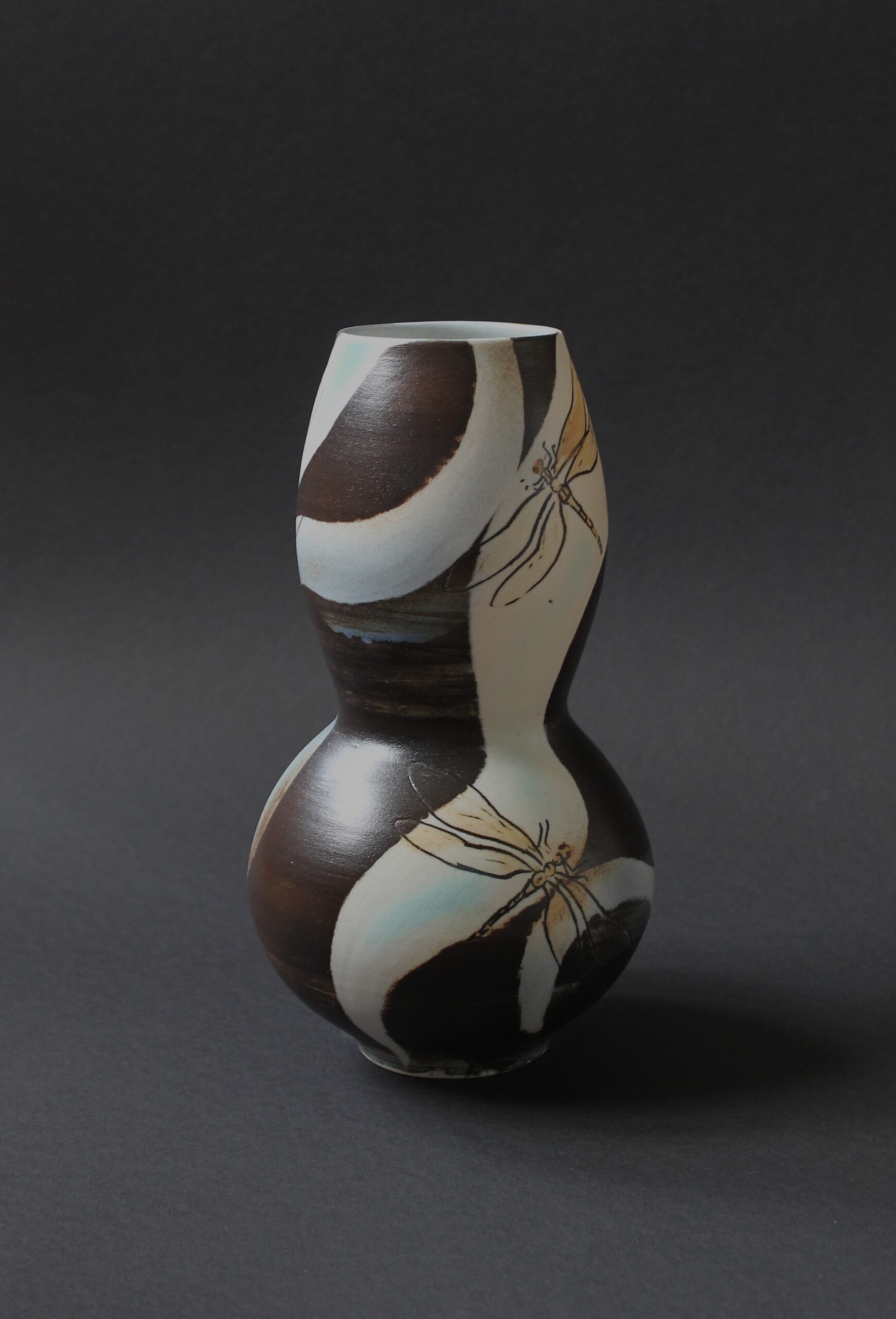 Østlig kærguldsmed Keramik Sus Andersen | Natur-inspirerede værker af Sus Andersen