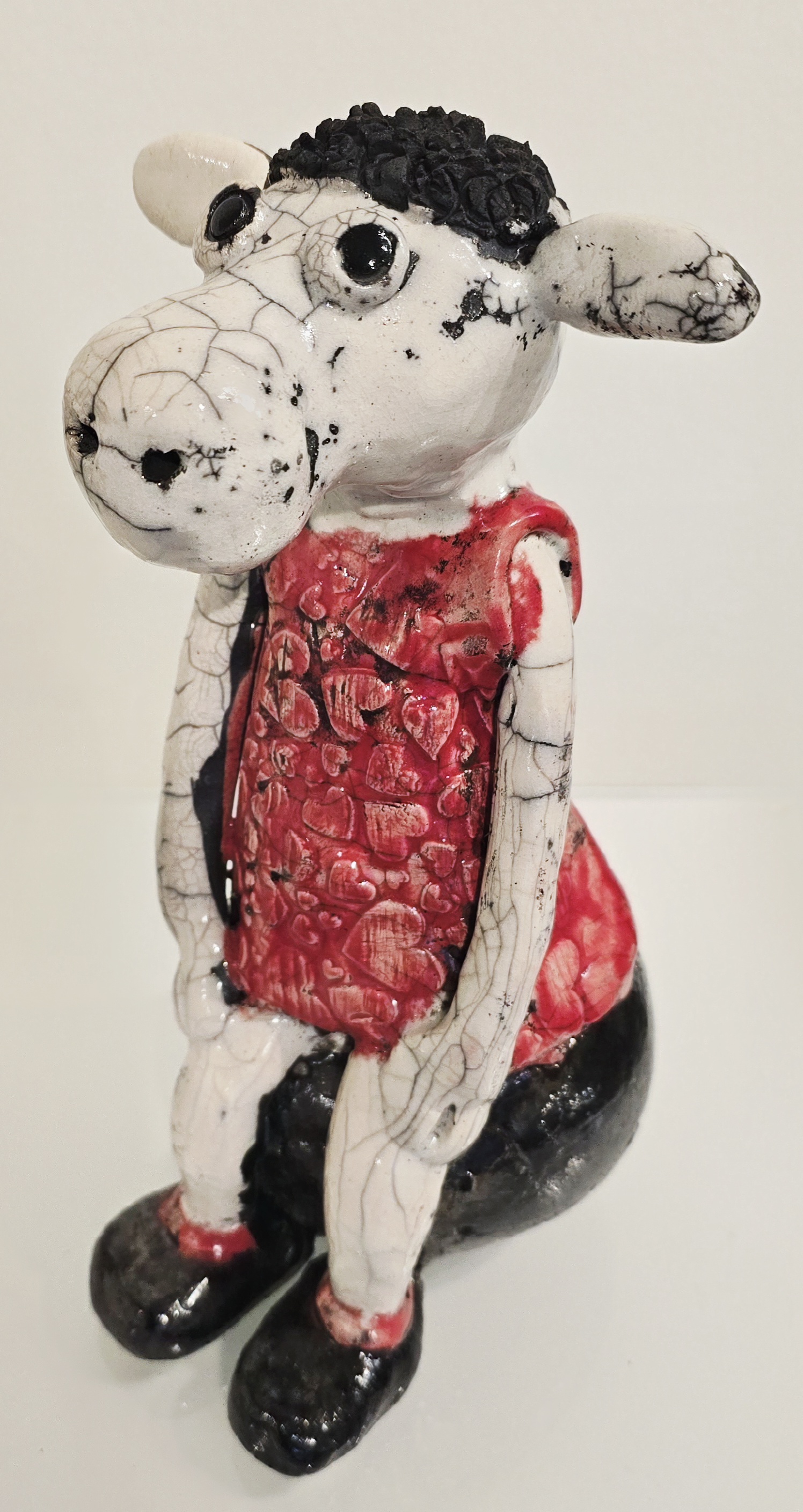 Får på bold Skulptur Rakukeramik - Se vores udvalg af rakukeramik af Dorit Knudsen