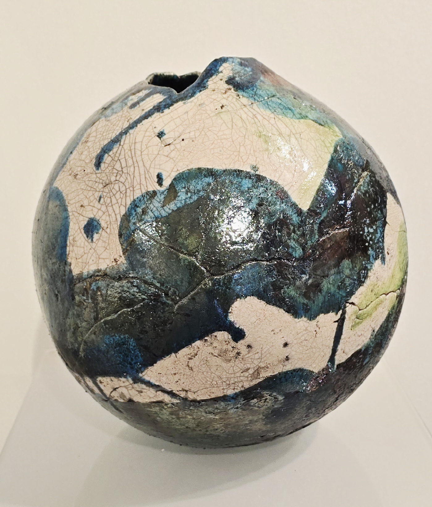 Krukke Skulptur Rakukeramik - Se vores udvalg af rakukeramik af Dorit Knudsen