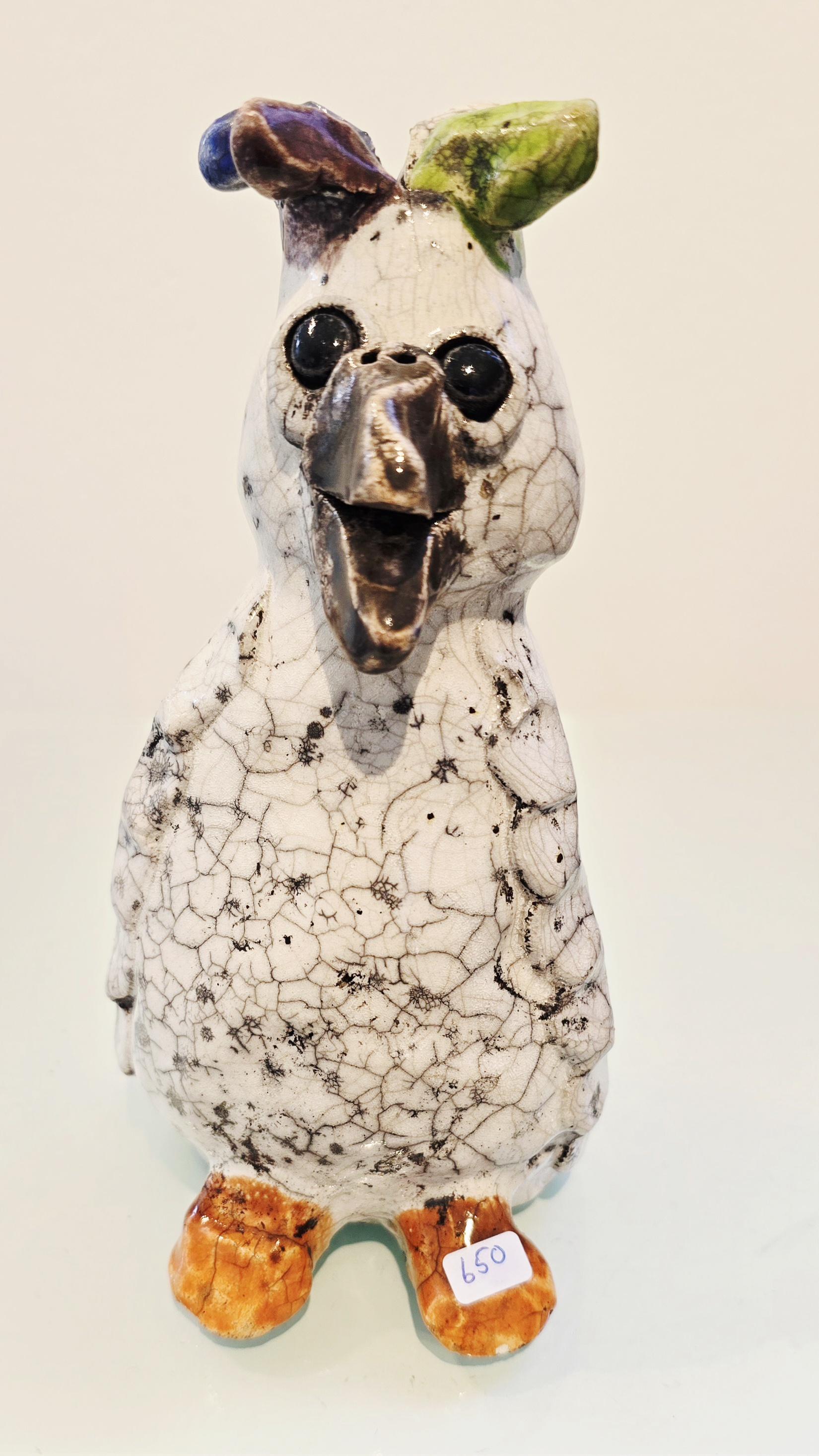 Høne - skulptur af Dorit Knudsen Kunst Rakukeramik - Se vores udvalg af rakukeramik af Dorit Knudsen
