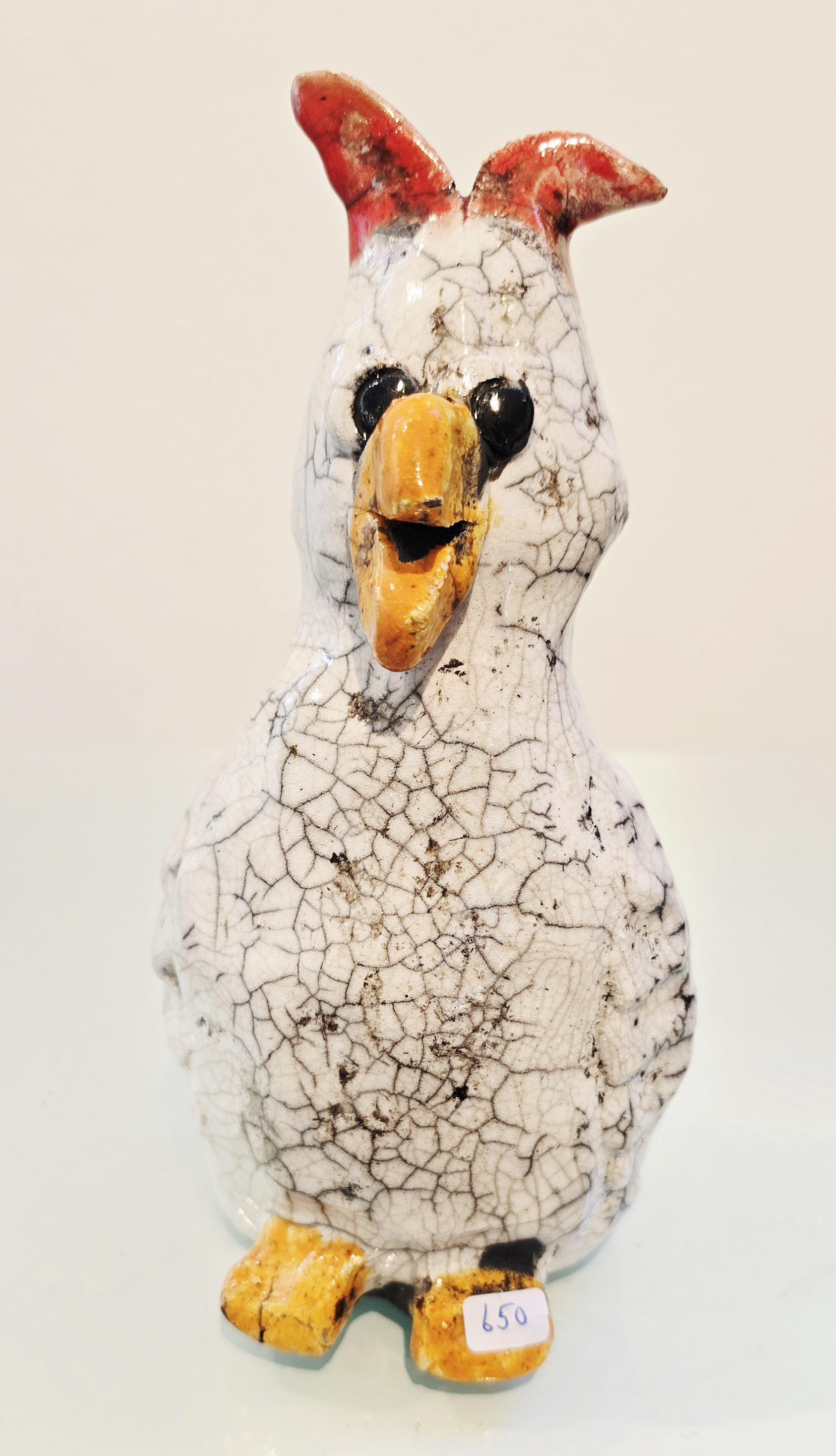 Høne - skulptur af Dorit Knudsen Kunst Rakukeramik - Se vores udvalg af rakukeramik af Dorit Knudsen