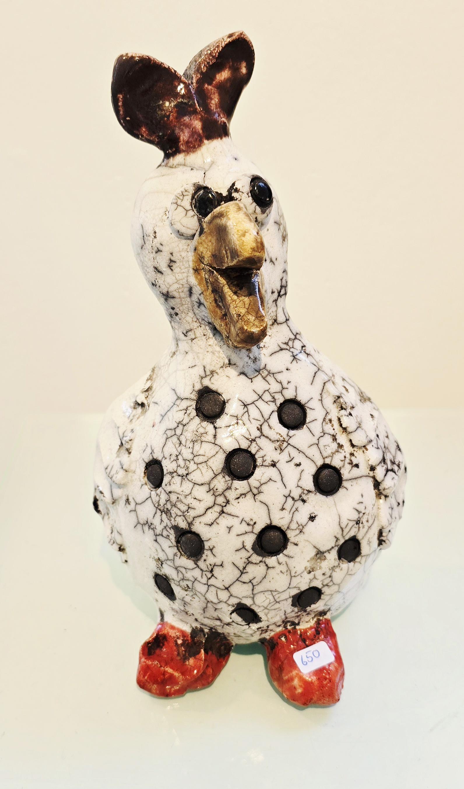 Høne - skulptur af Dorit Knudsen Kunst Rakukeramik - Se vores udvalg af rakukeramik af Dorit Knudsen
