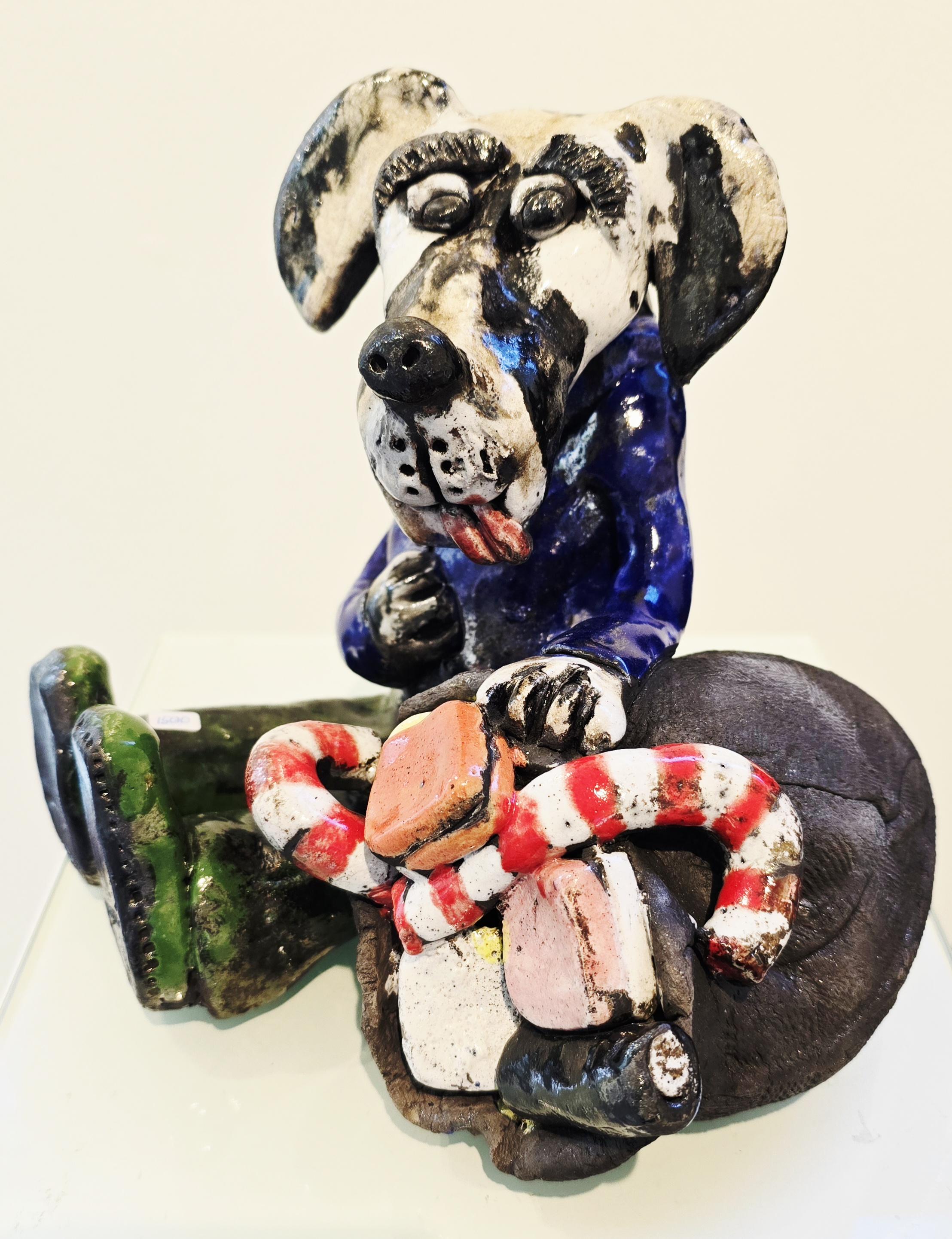 Hund med snoller - skulptur af Dorit Knudsen Kunst Rakukeramik - Se vores udvalg af rakukeramik af Dorit Knudsen