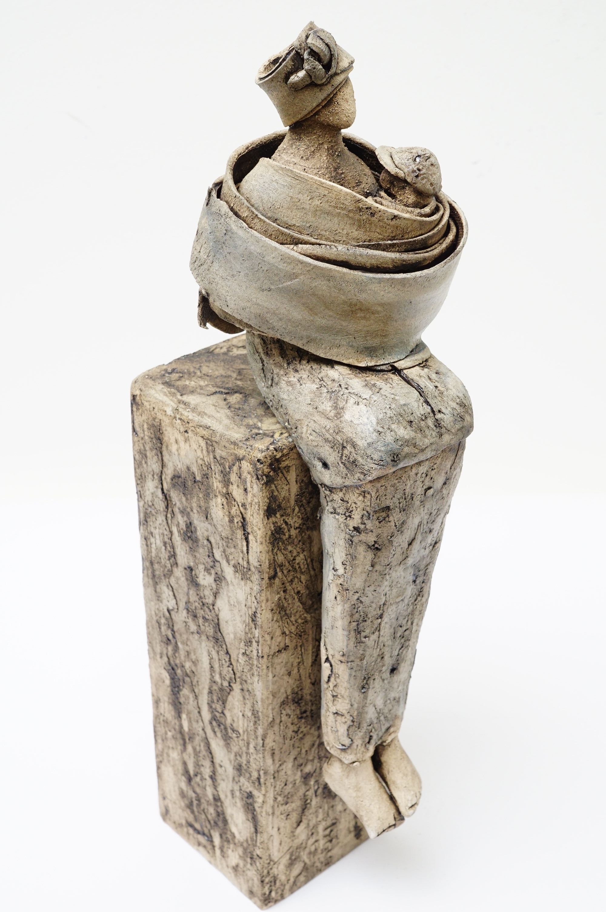 Protection - skulptur af Jikke van de Waal-Bijma Kunst Jikke van de Waal-Bijma | Malerier af Jikke van de Waal-Bijma