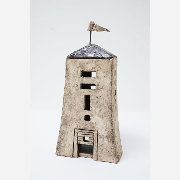 Tower house - skulptur af Jikke van de Waal-Bijma