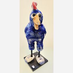 Hane p� fod - skulptur af Dorit Knudsen