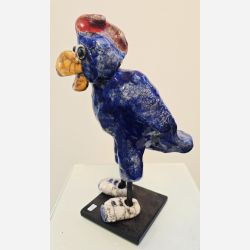Hane p� fod - skulptur af Dorit Knudsen
