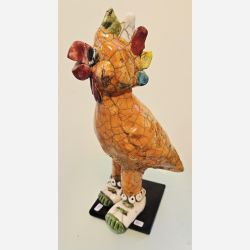 Hane p� fod - skulptur af Dorit Knudsen