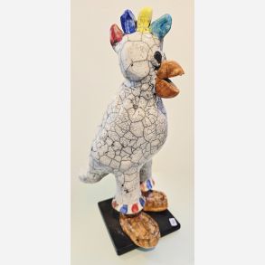 Hane p� fod - skulptur af Dorit Knudsen
