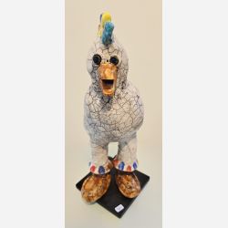 Hane p� fod - skulptur af Dorit Knudsen