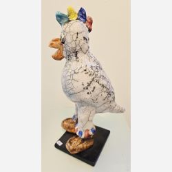 Hane p� fod - skulptur af Dorit Knudsen