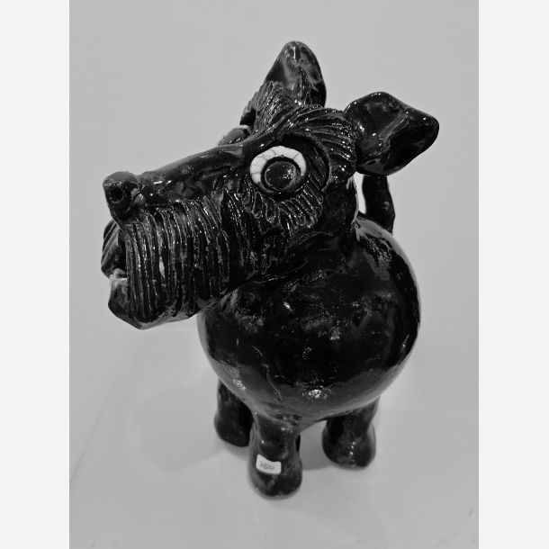 Hund - skulptur af Dorit Knudsen