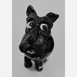 Hund - skulptur af Dorit Knudsen