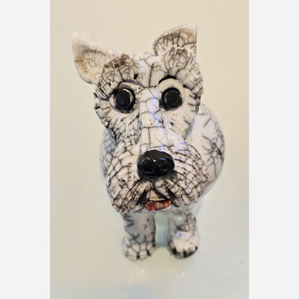 Hund - skulptur af Dorit Knudsen