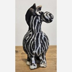 Zebra - skulptur af Dorit Knudsen