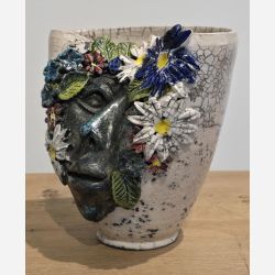 Ansigtskrukke - skulptur af Dorit Knudsen