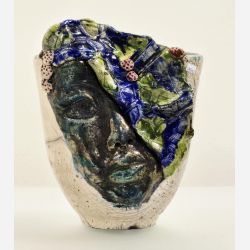 Ansigtskrukke - skulptur af Dorit Knudsen
