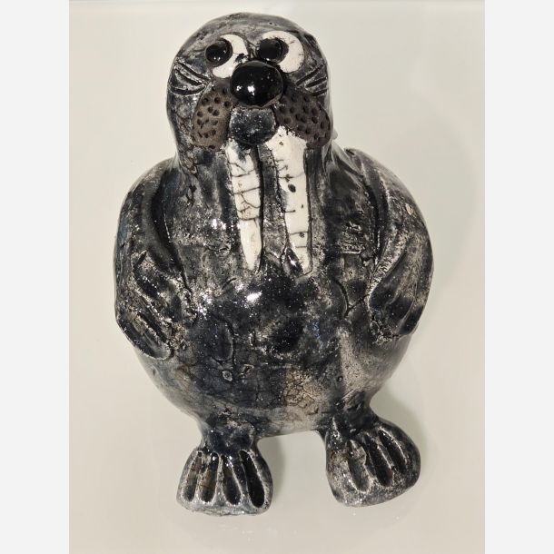 Hvalros - skulptur af Dorit Knudsen
