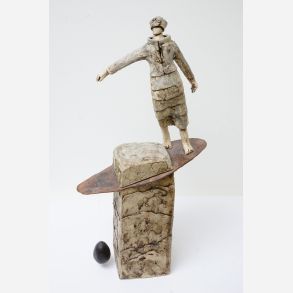 Balancing - skulptur af Jikke van de Waal-Bijma