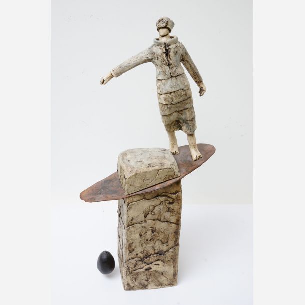 Balancing - skulptur af Jikke van de Waal-Bijma