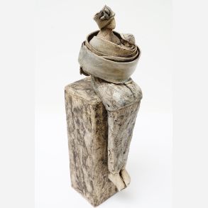 Protection - skulptur af Jikke van de Waal-Bijma