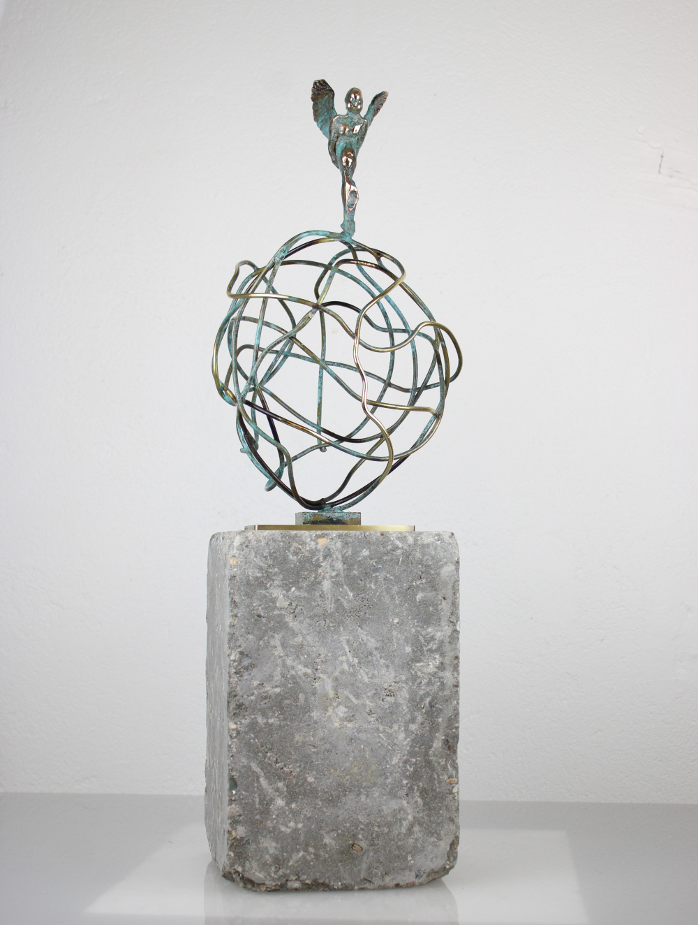 Fly on the wings of love Skulptur Tom Blicher | Skulpturer af Tom Blicher | Hurtig levering